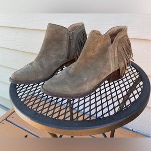 Lucky brand booties, size 8!